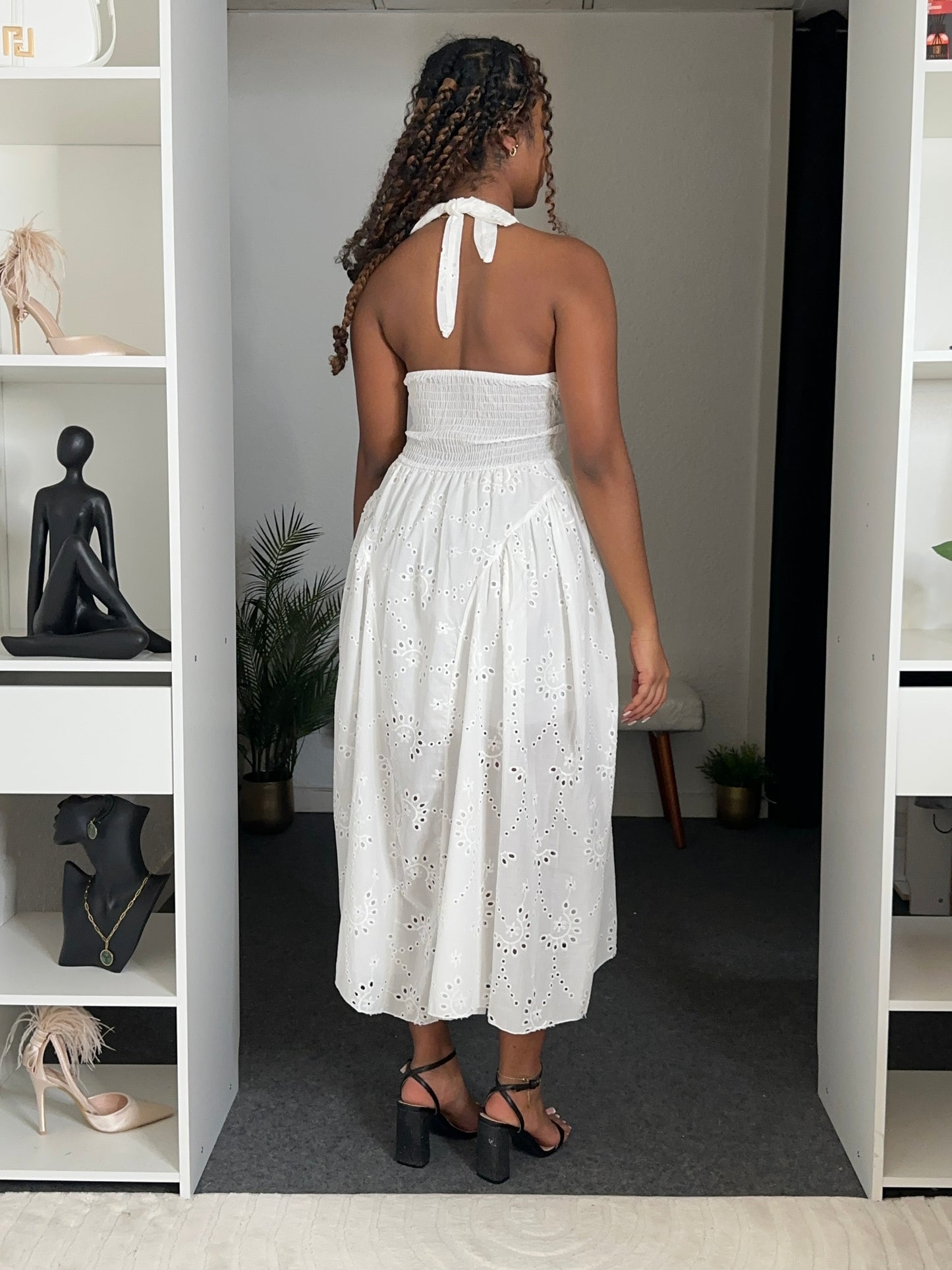 Robe – Mi-Longue & Dos Dénudé