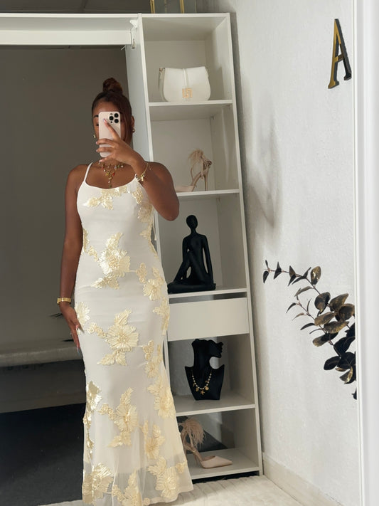 Robe - Longue blanche à fleurs dorées